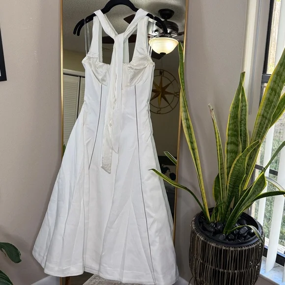 HOUSE OF CB 'Loulou' Ivory Halter Neck Midi Dress NWOT - Picture 8 of 9